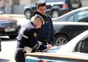 Пока делается лицензия можно ли работать в Такси?